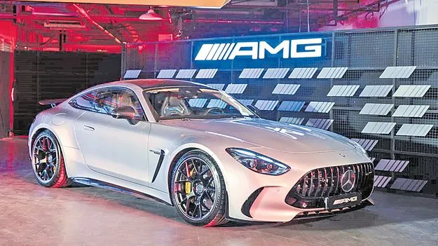  Mercedes Luxury Cars: మెర్సిడెస్‌ కొత్త కార్లు