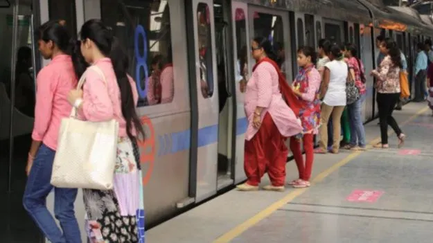 Metro: మెట్రోలో ప్రయాణించే ప్రతి మహిళ తప్పకుండా తెలుసుకోవాల్సిన విషయాలు ఇవే