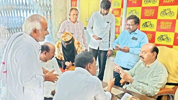 సమస్యల పరిష్కారానికి కృషి: మంత్రి ఫరూక్‌