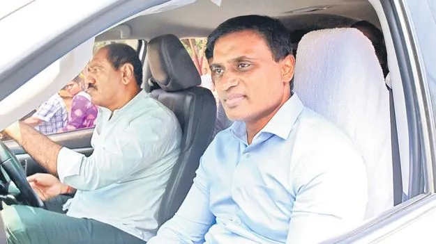 SIT Police Block: 40 కార్లతో బయలుదేరి.. చివరికి ఒక్కకారుతో సరి