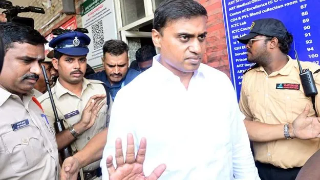 Mithun Reddy: బెయిల్ పిటిషన్ దాఖలు చేసిన మిథున్‌రెడ్డి | Mithun Reddy Files Bail  Petition in Vijayawada ACB Court VK