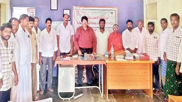 రైతులు హోల్‌సేల్‌ వ్యాపారంపై దృష్టి పెట్టాలి