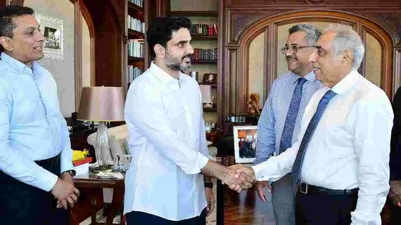 Minister Nara Lokesh: బెంగళూరులో  మంత్రి నారా లోకేష్ పర్యటన.. ఏపీలో పెట్టుబడులపై చర్చ