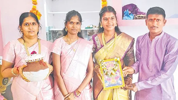 Indiramma Housing: పదిలంగా అల్లుకున్న ఇందిరమ్మ ఇల్లు మాదీ