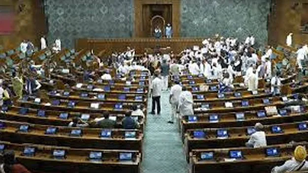 Parliament Discussions: ఎస్ఐఆర్పై చర్చకు పట్టు