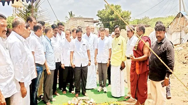 విద్యుత్ సబ్ స్టేషన్ నిర్మాణానికి భూమి పూజ