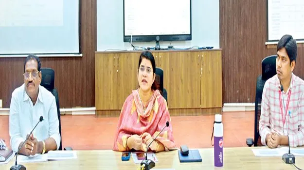 చిన్నారులకు ఆధార్‌ అప్‌డేట్‌ తప్పనిసరి : కలెక్టర్‌