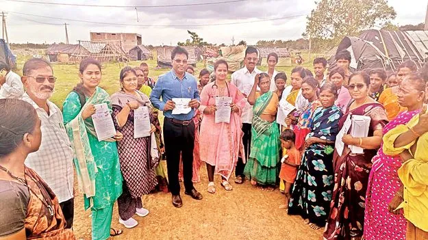 గిరిజనులకు మెరుగైన వైద్యసేవలు అందించాలి 