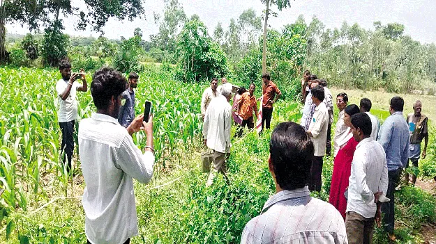 కళాశాల స్థలం ఆక్రమణల తొలగింపు
