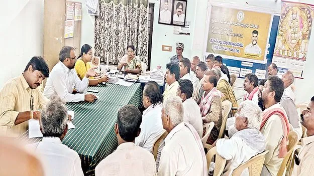 అనుమతి లేకుండా బోట్లు తిప్పితే చర్యలు
