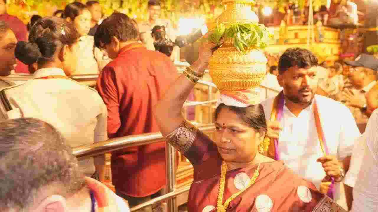 Ujjaini Bonalu: సికింద్రాబాద్ ఉజ్జయిని మహంకాళి బోనాలకు వేళాయే