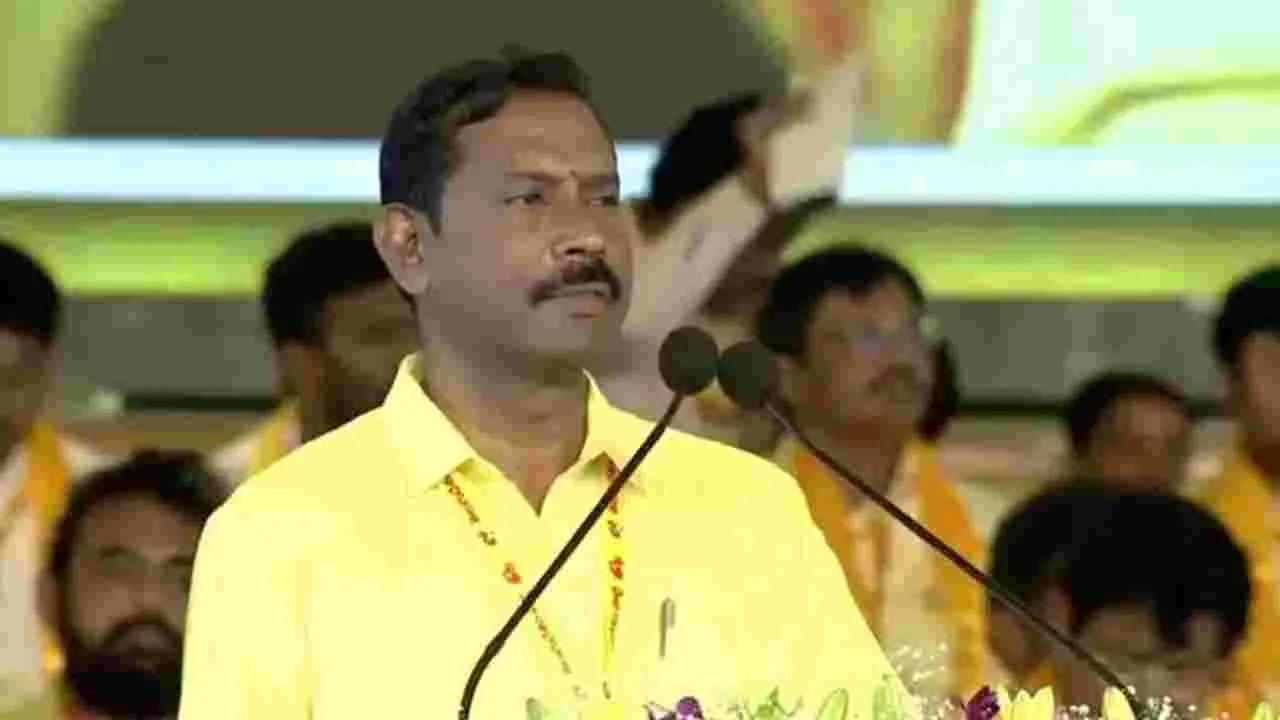 Palla Srinivasa Rao Fires on  Jagan: మద్యం స్కాం నుంచి ప్రజల దృష్టి మరల్చడానికే జగన్నాటకాలు.. పల్లా సెటైర్లు