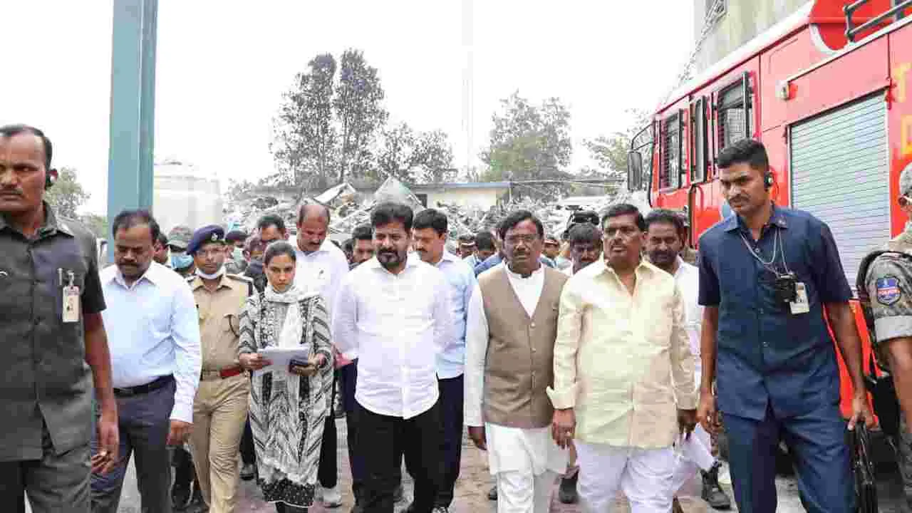 సిగాచి పరిశ్రమకు రేవంత్ రెడ్డి.. ప్రమాదం గురించి ఏం చెప్పారంటే..