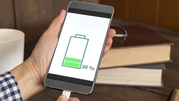 Extend Battery Life: మీ ఫోన్‌లో చార్జింగ్ త్వరగా అయిపోతోందా.. ఈ టిప్స్‌‌తో సమస్యకు పరిష్కారం