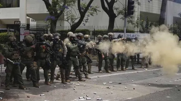 Los Angeles: లాస్‌ ఏంజెల్స్ లో అక్రమ వలసదారుల అరెస్టు