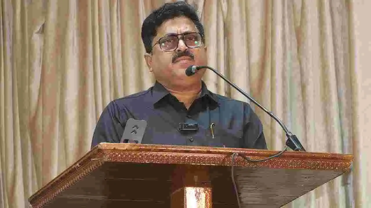  Poorna Chandra Rao: ఆ భూములపై వైసీపీ పెద్దలు కన్నువేశారు.. మాజీ డీజీపీ షాకింగ్ కామెంట్స్