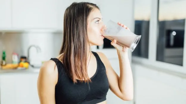 Protein Shakes:  ఎక్కువగా ప్రోటీన్ షేక్ తాగుతున్నారా.. జాగ్రత్త..