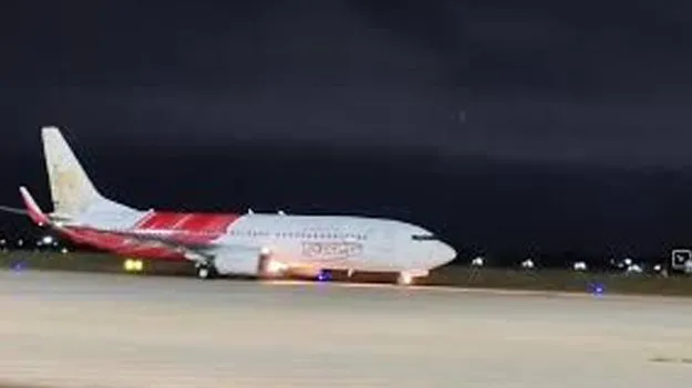 Air India Express Emergency: ఎయిర్‌ ఇండియా విమానంలో సాంకేతిక లోపం 