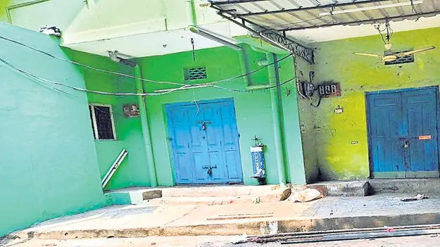 రేషన్‌ డీలర్ల ఇష్టారాజ్యం