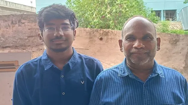 ఆంధ్రజ్యోతి చొరవ.. దివ్యాంగ విద్యార్థికి దారి