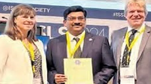 Mallika Spine Center: మల్లిక స్పైన్ సెంటర్కు బెస్ట్ పేపర్ అవార్డ్