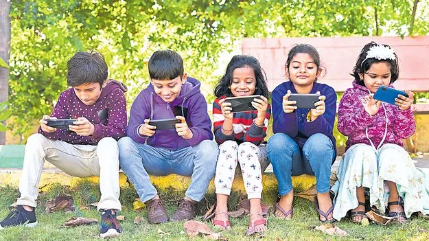 Digital Detox: స్ర్కీన్‌ టైమ్‌ తగ్గించుకుందామిలా..