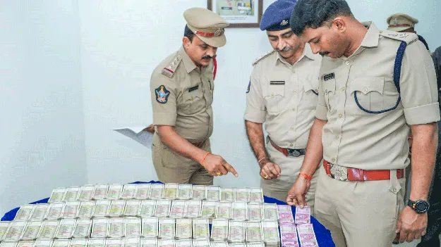  రూ.2వేల నోట్ల మార్పిడి ముసుగులో భారీ మోసం