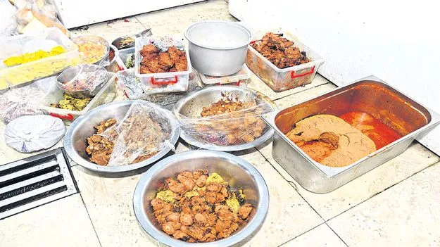 అమ్మో హోటల్ ఫుడ్!