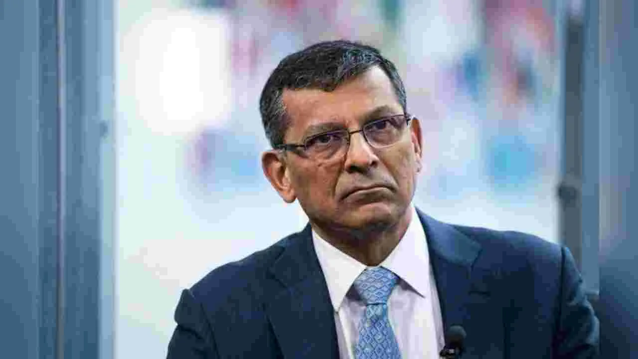 Raghuram Rajan: అనుకరణ నుంచి సృజనాత్మకత వైపు మళ్లాలి.. భారతీయ కార్పొరేట్లకు ఆర్‌బీఐ మాజీ గవర్నర్ సూచన