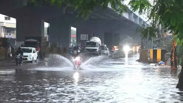 Heavy Rains: హైదరాబాద్లోని పలు ప్రాంతాల్లో భారీ వర్షం