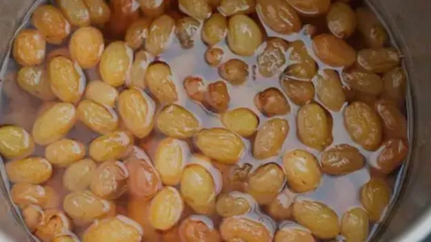 Raisin Water Benefits: నానబెట్టిన ఎండుద్రాక్ష నీరు.. దీని ప్రయోజనాలు తెలిస్తే షాక్ అవుతారు.! 