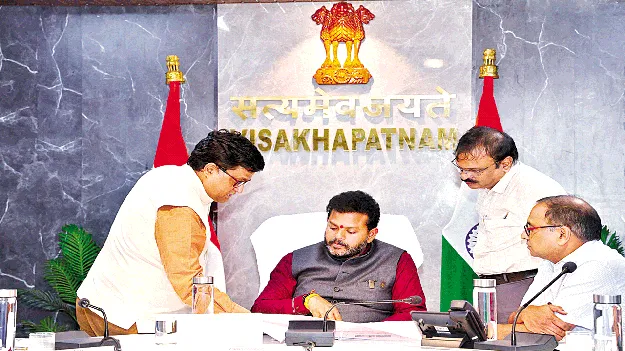 పెండింగ్‌ రైల్వే పనులు పూర్తి చేయండి