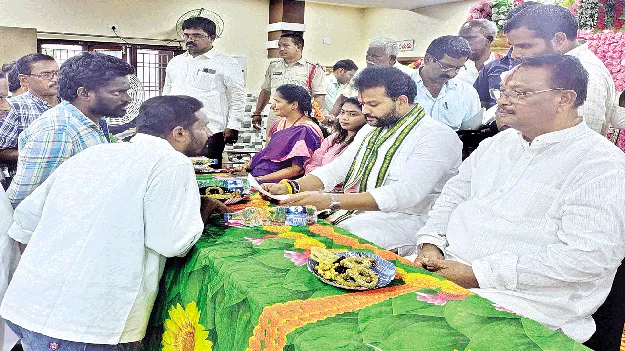 గ్రామీణ రోడ్ల అభివృద్ధే ప్రభుత్వ ధ్యేయం