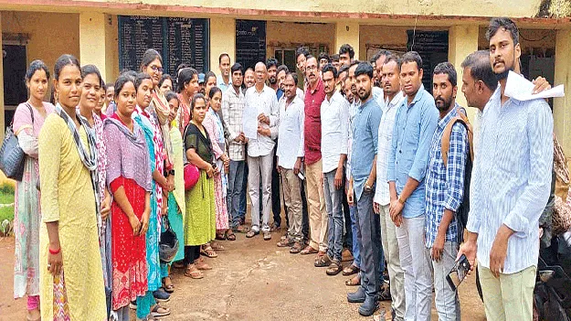 దాడిచేసిన వ్యక్తిపై చర్యలు తీసుకోండి