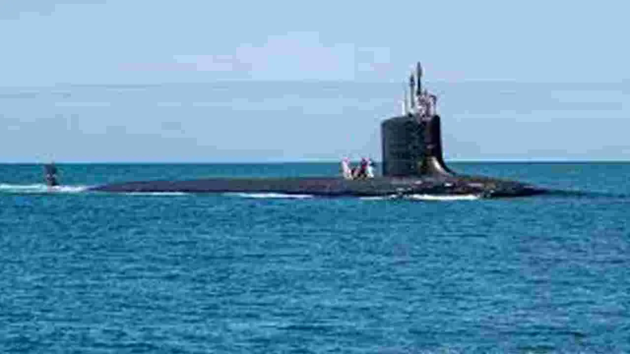 Nuclear Submarine: రష్యా సమీపంలోకి అమెరికా అణు జలంతర్గాములు
