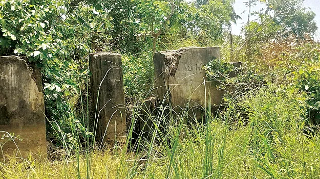 షట్టర్లు ఇలా.. సాగు నీరు ఎలా?