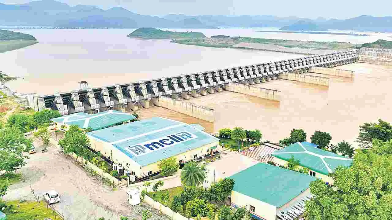 Polavaram Flood Risk: పెరుగుతున్న గోదావరి నీటిమట్టం