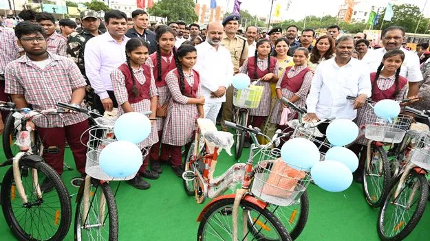   విద్యారంగానికి అధిక ప్రాధాన్యం