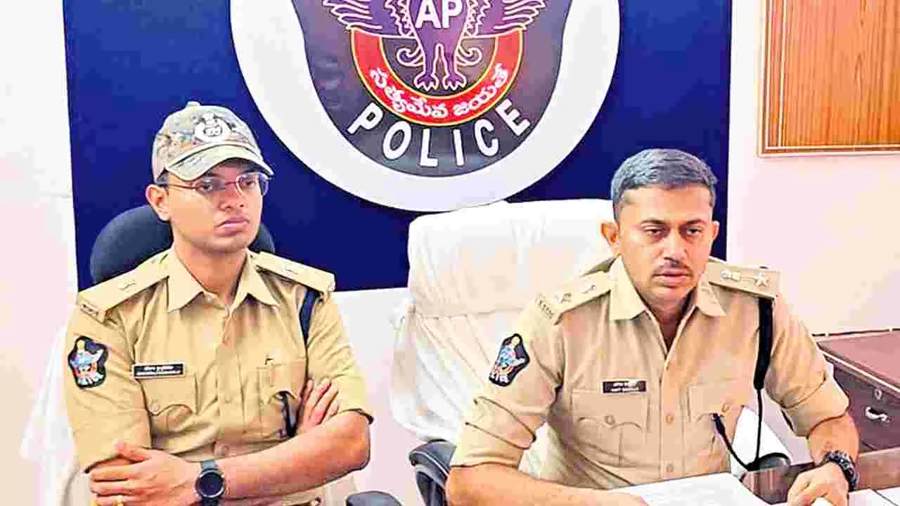 SP Amit Bardar: ఎమ్మెల్యే కిడారి, సోమల హంతకులు వీళ్లే