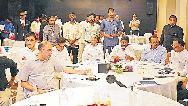 Telangana Government: మెట్రో రెండో దశ కోసం కేంద్రంపై ఒత్తిడి పెంచండి