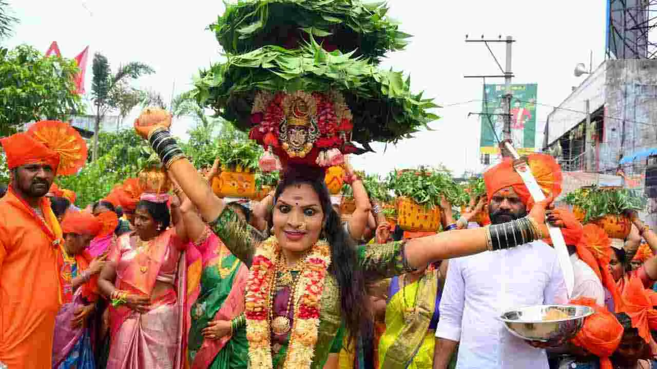 ఆషాఢ మాసం.. అందునా చివరి ఆదివారం..