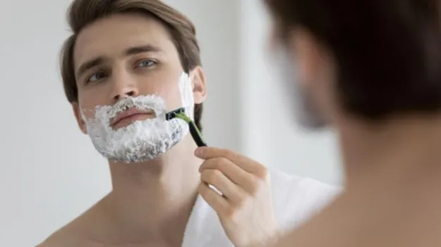 Shaving Tips: షేవింగ్ చేసేటప్పుడు ఈ 5 తప్పులు అస్సలు చేయకండి..
