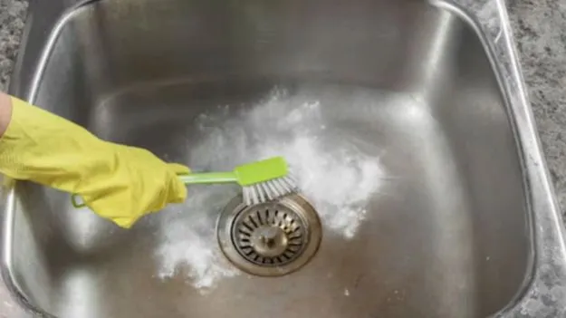 Kitchen Tips: కిచెన్ సింక్‌ని శుభ్రంగా ఉంచే సింపుల్ టిప్స్..  ఇలా క్లీన్ చేస్తే చాలు..