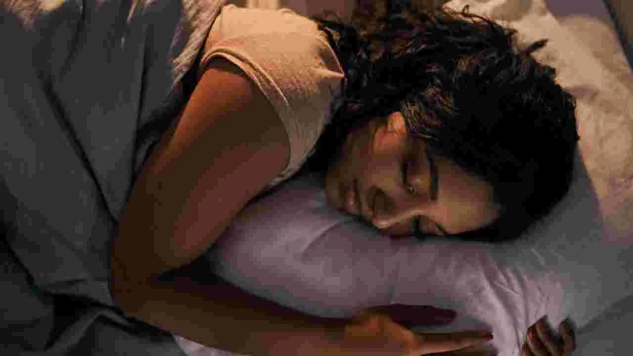 Sleeping Disorder: 7 గంటల కన్నా తక్కువ నిద్రపోతున్నారా.. ఈ వ్యాధులు తప్పవు..