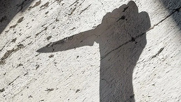 Medak District: రైతు భరోసా డబ్బు ఇవ్వలేదని.. తండ్రి నాలుక కోసేశాడు