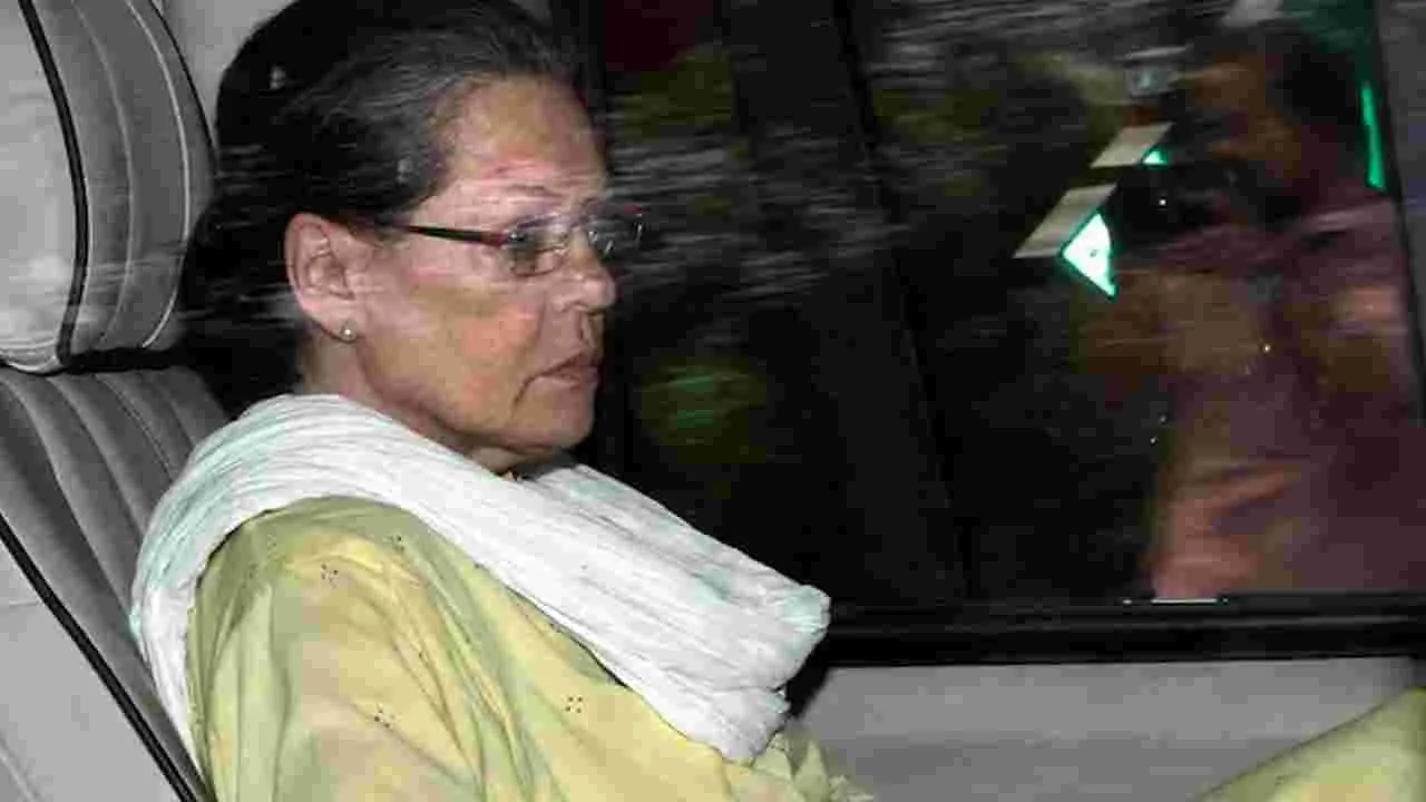 Sonia Gandhi Hospitalised: ఆరోగ్యం క్షీణించడంతో మళ్లీ ఆసుపత్రిలో చేరిన సోనియా గాంధీ