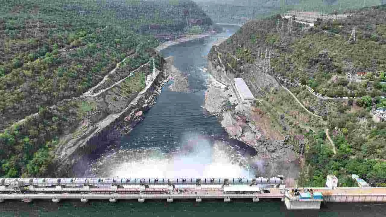 AP CM Chandrababu Naidu in Srisailam: కృష్ణమ్మకు సీఎం చంద్రబాబు నాయుడు జల హారతి..