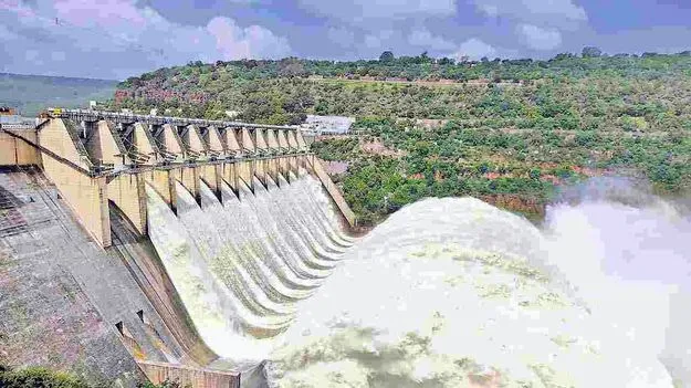 Srisailam Dam: శ్రీశైలానికి భారీ వరద