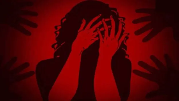 Student: రెచ్చిపోయిన కామాంధులు..  బాలికపై సామూహిక అత్యాచారం