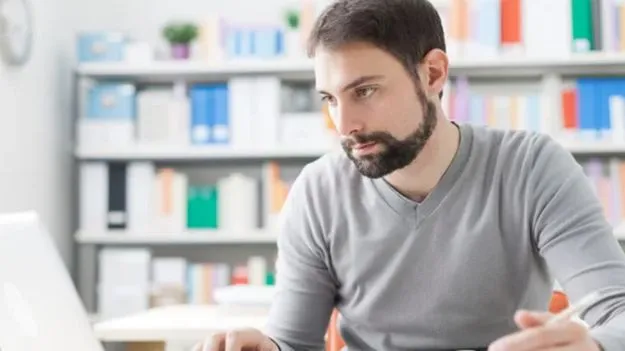 Vastu Tips: గవర్నమెంట్ జాబ్‌కు సిద్ధం అవుతున్నారా.. ఈ వాస్తు టిప్స్ పాటిస్తే విజయం మీదే..